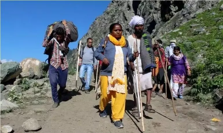 धार्मिक अतिपर्यटन और पवित्र हिमालय का संकट धार्मिक अतिपर्यटन और पवित्र हिमालय का संकट