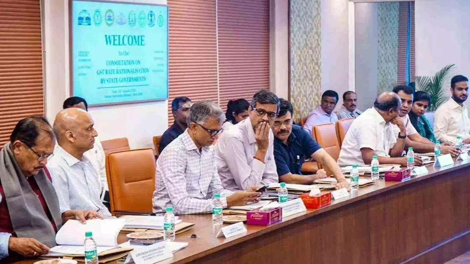जीएसटी दरों में बदलाव: राज्यों के पास मुआवजे का मजबूत मामला क्यों है? जीएसटी दरों में बदलाव: राज्यों के पास मुआवजे का मजबूत मामला क्यों है?