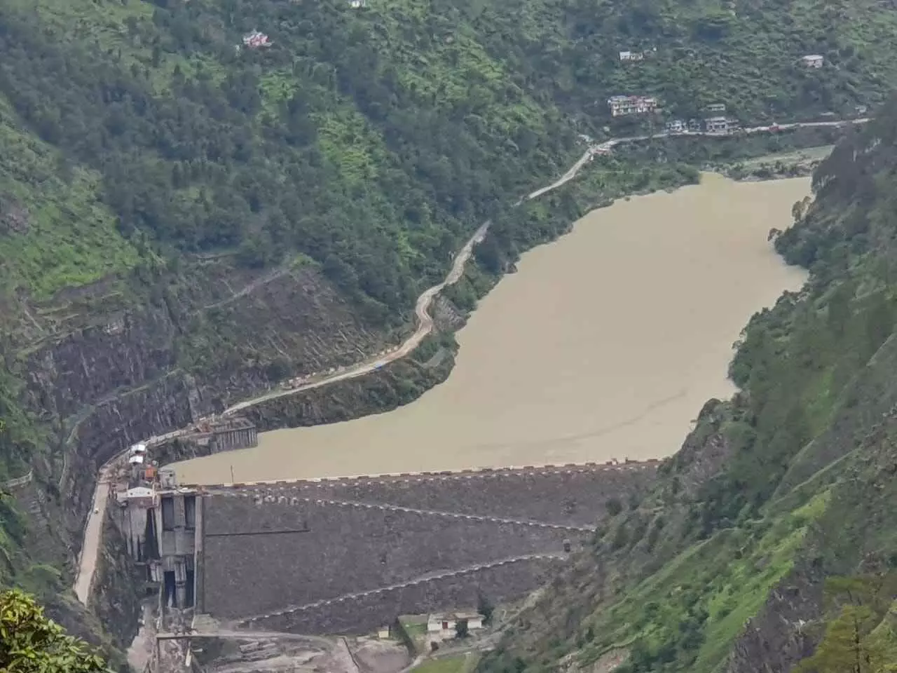उत्तराखंड में धौलीगंगा पावर प्रोजेक्ट की सुरंगों में भूस्खलन, NHPC के 19 कर्मचारी फंसे उत्तराखंड में धौलीगंगा पावर प्रोजेक्ट की सुरंगों में भूस्खलन, NHPC के 19 कर्मचारी फंसे