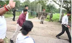 कोलकाता में TMC के स्टेज को सेना द्वारा हटाने पर बढ़ा विवाद, ममता बोलीं-सेना का सियासी दुरुपयोग