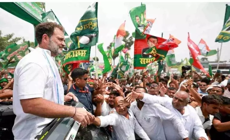 बिहार : राहुल की यात्रा ने कार्यकर्ताओं में उम्मीद जगाई, क्या कांग्रेस को पुनर्जीवित करने के लिए यह काफी होगा? बिहार : राहुल की यात्रा ने कार्यकर्ताओं में उम्मीद जगाई, क्या कांग्रेस को पुनर्जीवित करने के लिए यह काफी होगा?