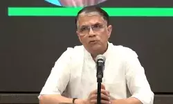 दिल्ली में दो वोटर आईडी पर पवन खेड़ा को चुनाव आयोग का नोटिस