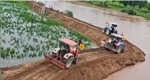 पंजाब ने बाढ़ से ₹13,000 करोड़ का नुकसान आँका; मौत का कुल आंकड़ा 51 तक पहुंचा पंजाब ने बाढ़ से ₹13,000 करोड़ का नुकसान आँका; मौत का कुल आंकड़ा 51 तक पहुंचा