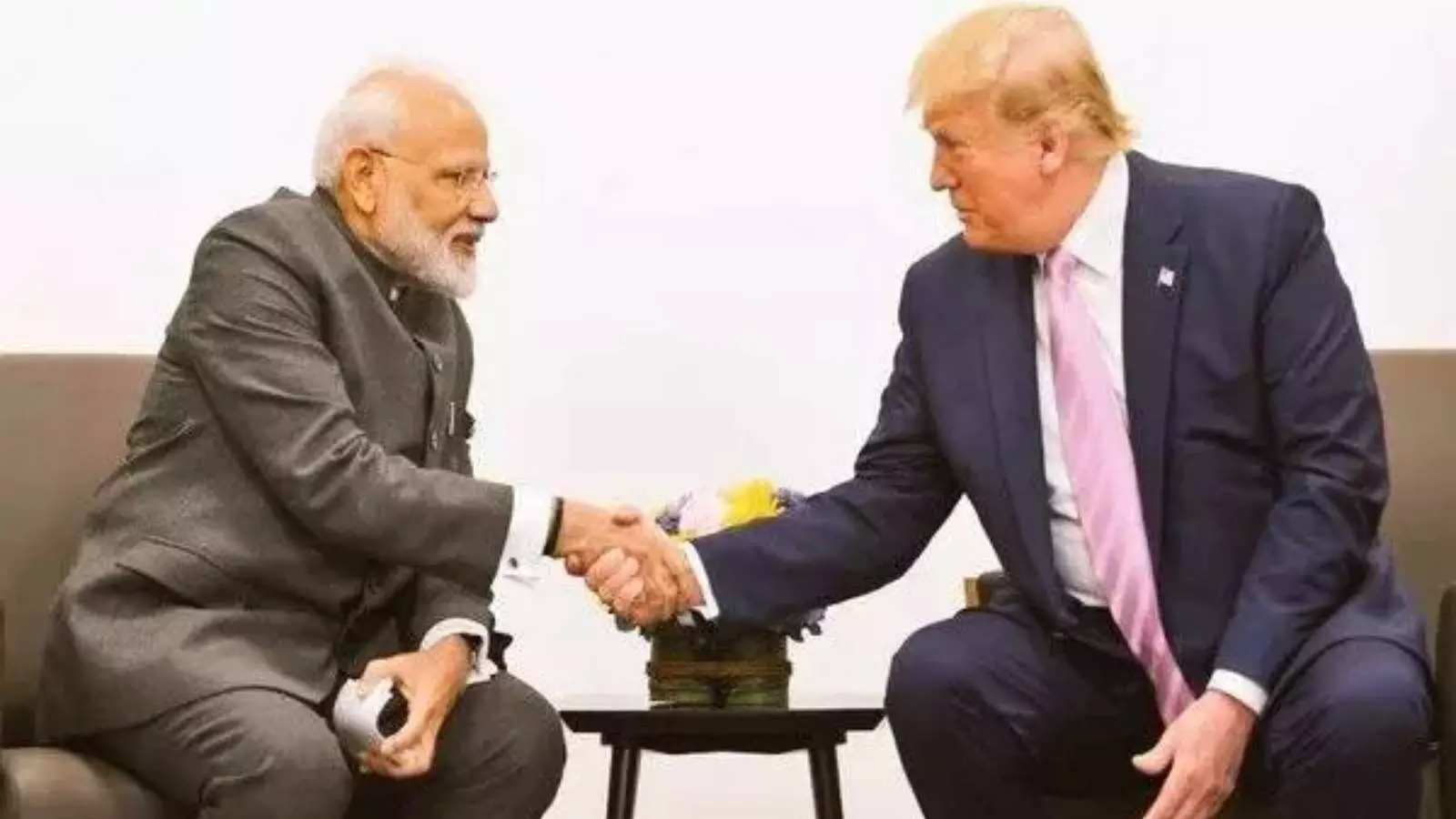 ना दोस्ती, ना दुश्मनी: भारत के लिए ट्रंप का पल पल बदलता चेहरा ना दोस्ती, ना दुश्मनी: भारत के लिए ट्रंप का पल पल बदलता चेहरा