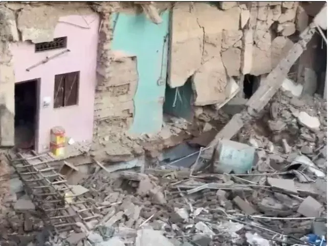 दिल्ली के सब्जी मंडी इलाके में 4 मंजिला मकान ढहा, कई घायल, 14 लोग किए गए रेस्क्यू