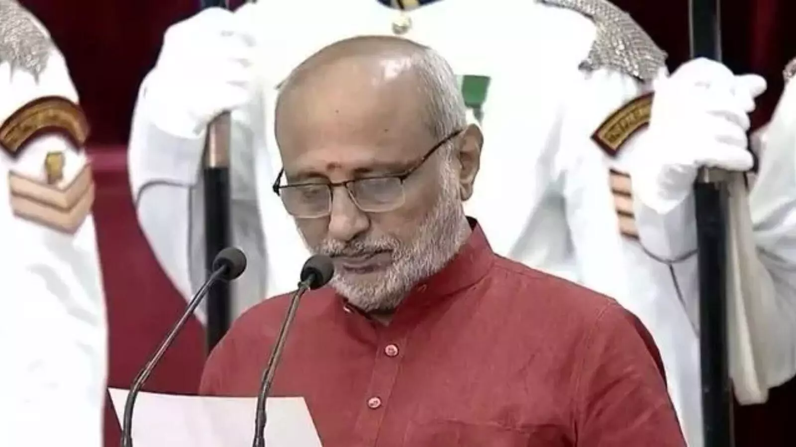 सीपी राधाकृष्णन ने ली भारत के 15वें उपराष्ट्रपति पद की शपथ सीपी राधाकृष्णन ने ली भारत के 15वें उपराष्ट्रपति पद की शपथ