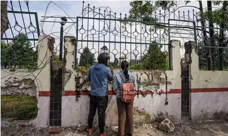 नेपाल: राष्ट्रपति द्वारा संसद भंग करने के कदम पर राजनीतिक और कानूनी आलोचना नेपाल: राष्ट्रपति द्वारा संसद भंग करने के कदम पर राजनीतिक और कानूनी आलोचना