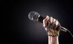 भाजपा के नक्शेकदम पर राज्य: सोशल मीडिया पर प्रतिबंधों की बढ़ती कवायद