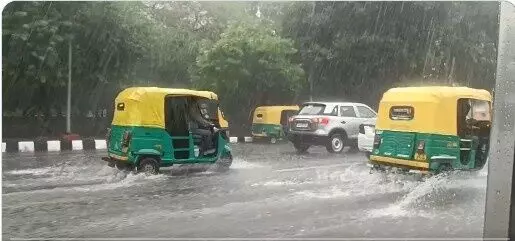 दिल्ली-एनसीआर में लौटकर आई भारी बारिश; सड़कों पर जलजमाव, एयरलाइंस ने जारी की एडवाइजरी