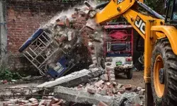 बरेली हिंसा के आरोपी मौलाना तौकीर रज़ा के करीबी को एनकाउंटर में लगी गोली, बुलडोज़र कार्रवाई जारी