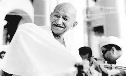 चरखे से लेकर सत्याग्रह तक: गांधी ने कैसे जोड़ा भारत को एक सूत्र में