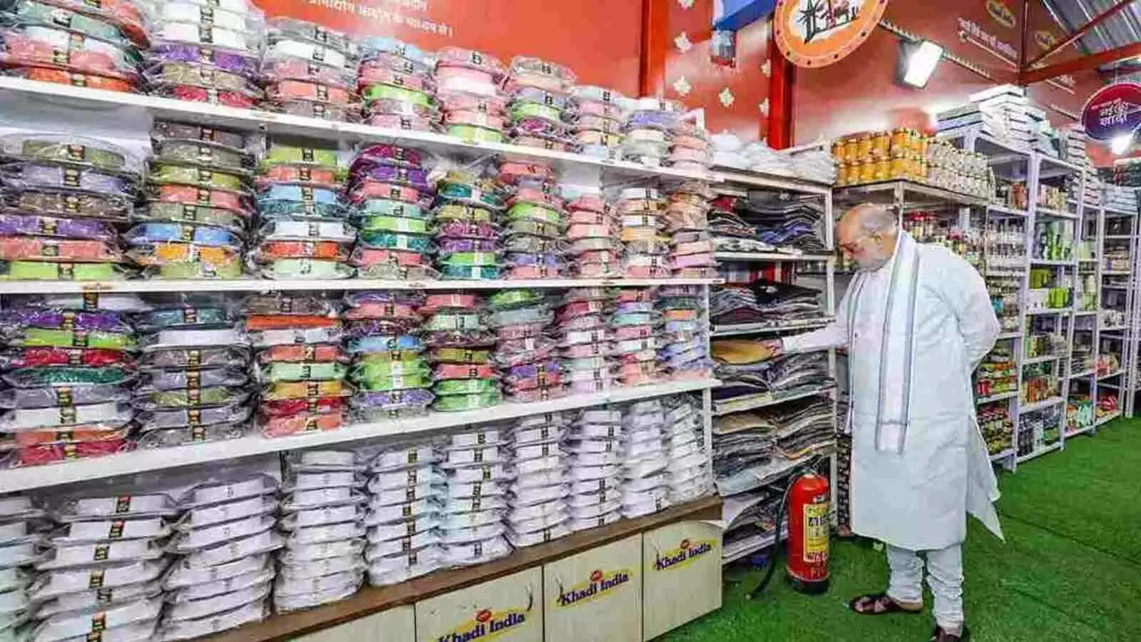 मेड इन इंडिया का नया दौर: ट्रंप की नीति से बढ़ी स्वदेशी सोच मेड इन इंडिया का नया दौर: ट्रंप की नीति से बढ़ी स्वदेशी सोच