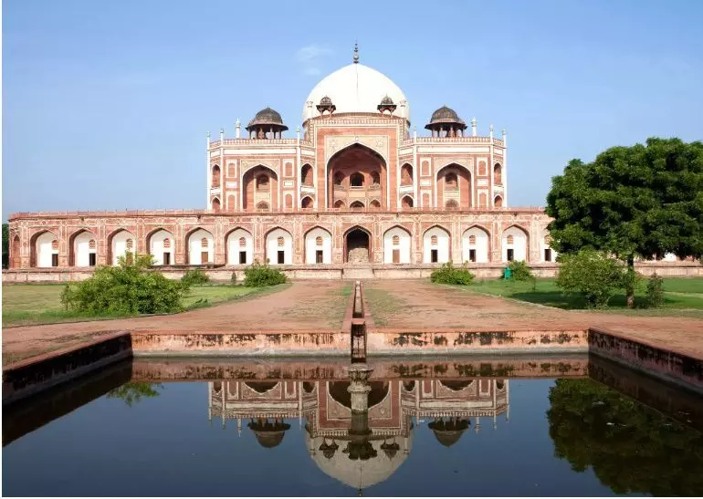 क्यों विशेषज्ञ सरकार को धरोहर संरक्षण में निजी क्षेत्र की भूमिका को लेकर सावधान कर रहे हैं क्यों विशेषज्ञ सरकार को धरोहर संरक्षण में निजी क्षेत्र की भूमिका को लेकर सावधान कर रहे हैं