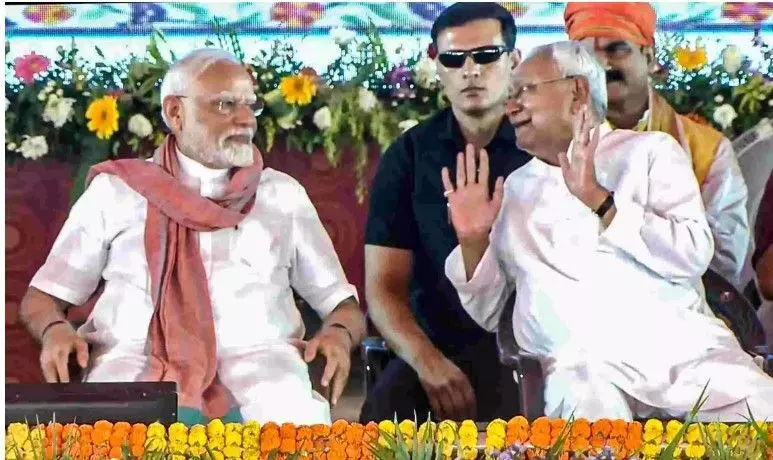 छोटी पार्टियां, बड़े सिरदर्द: बिहार में सीट शेयरिंग की डील अटकी क्यों है? छोटी पार्टियां, बड़े सिरदर्द: बिहार में सीट शेयरिंग की डील अटकी क्यों है?