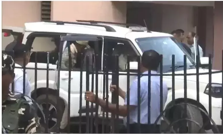 जुबिन गर्ग के 2 पर्सनल सिक्योरिटी अफसर गिरफ्तार, संदिग्ध वित्तीय लेन-देन के मामले में हुई गिरफ्तारी