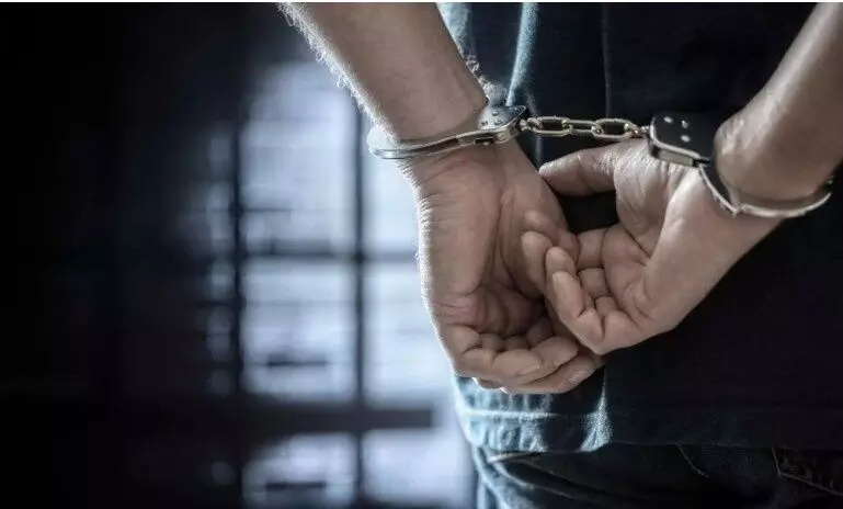 यूपी के प्रयागराज में पत्रकार की हत्या, मुख्य आरोपी पुलिस एनकाउंटर में गिरफ्तार यूपी के प्रयागराज में पत्रकार की हत्या, मुख्य आरोपी पुलिस एनकाउंटर में गिरफ्तार
