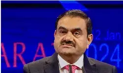 LIC ने अडानी में निवेश से किया इनकार; कांग्रेस ने PAC जांच की मांग की