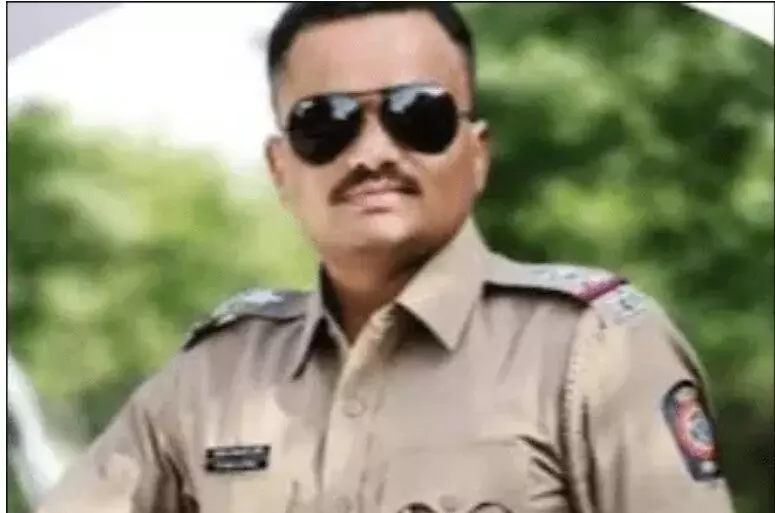 महाराष्ट्र में डॉक्टर की आत्महत्या के मामले में पुलिस सब-इंस्पेक्टर पर बलात्कार का आरोप, गिरफ्तार महाराष्ट्र में डॉक्टर की आत्महत्या के मामले में पुलिस सब-इंस्पेक्टर पर बलात्कार का आरोप, गिरफ्तार