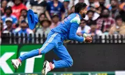 पसलियों की चोट के बाद क्रिकेटर श्रेयस अय्यर आईसीयू में भर्ती, अंदरुनी ब्लीडिंग की पुष्टि