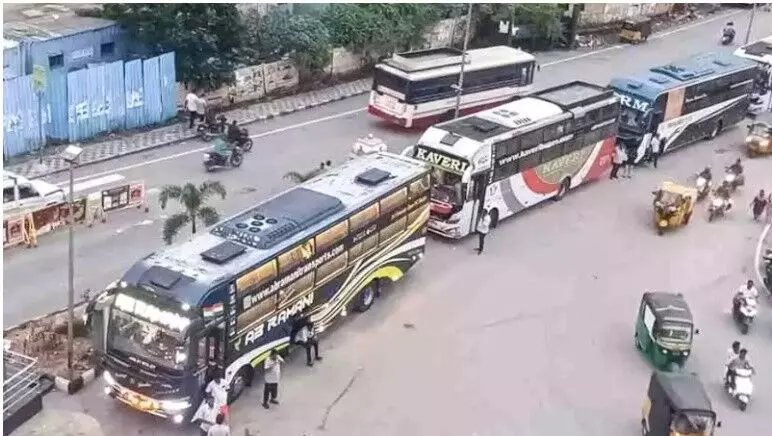 आंध्र प्रदेश कर्नूल बस आग: राज्य से बाहर पंजीकृत बसों का दुरुपयोग उजागर आंध्र प्रदेश कर्नूल बस आग: राज्य से बाहर पंजीकृत बसों का दुरुपयोग उजागर