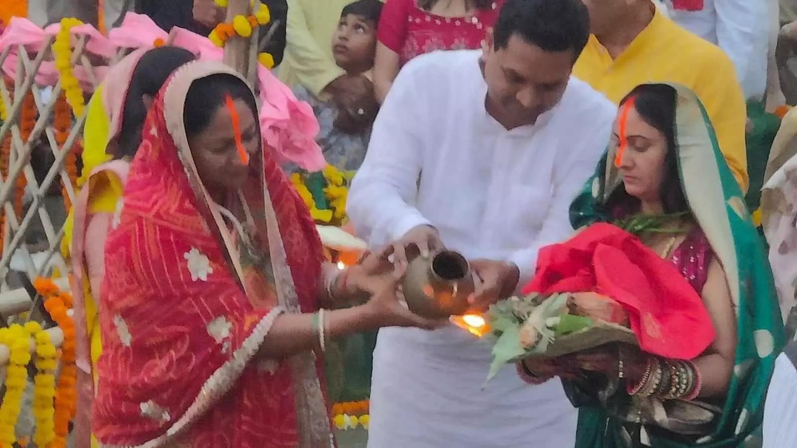 राजनीति और आस्था का संगम, CM रेखा गुप्ता ने की छठ पूजा