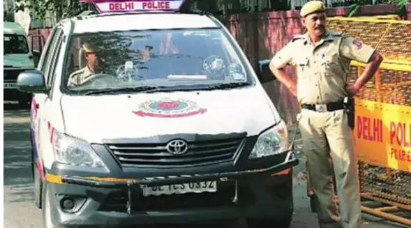 दिल्ली एसिड अटैक केस में नाटकीय मोड़, दावा फर्जी निकला, पीड़िता के पिता रेप के आरोप में गिरफ्तार दिल्ली एसिड अटैक केस में नाटकीय मोड़, दावा फर्जी निकला, पीड़िता के पिता रेप के आरोप में गिरफ्तार