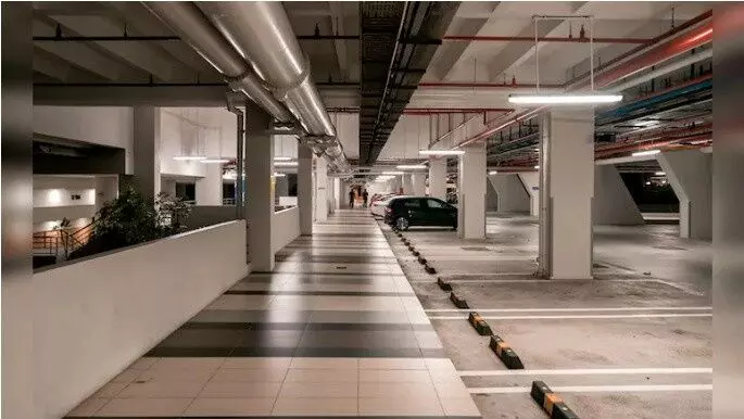 दिल्ली में प्रदूषण बढ़ने के साथ ही NDMC ने बढ़ाई पार्किंग फीस, ऑफ-रोड और इनडोर पार्किंग शुल्क दोगुना