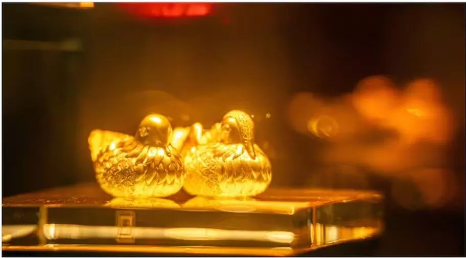 चीन ने गोल्ड पर खत्म की टैक्स छूट, दुनिया के प्रमुख बुलियन बाजार के लिए झटका