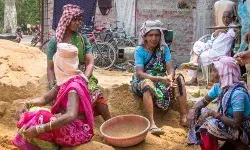 बेहतर वेतन और सुरक्षा से निकलेगा अनौपचारिक क्षेत्र को मजबूत बनाने का रास्ता