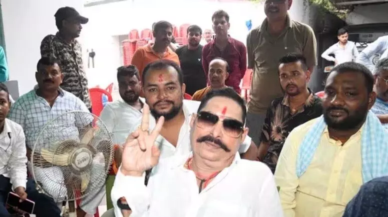 दुलारचंद हत्याकांड में बड़ी गिरफ्तारी: चुनाव से पहले जेडीयू उम्मीदवार और बाहुबली नेता अनंत सिंह गिरफ्तार दुलारचंद हत्याकांड में बड़ी गिरफ्तारी: चुनाव से पहले जेडीयू उम्मीदवार और बाहुबली नेता अनंत सिंह गिरफ्तार