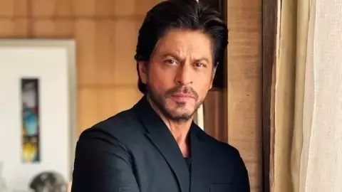 साठ के शाहरुख़ : सुपरस्टार्स की आख़िरी पीढ़ी, जिसने भारत को प्यार करना सिखाया साठ के शाहरुख़ : सुपरस्टार्स की आख़िरी पीढ़ी, जिसने भारत को प्यार करना सिखाया