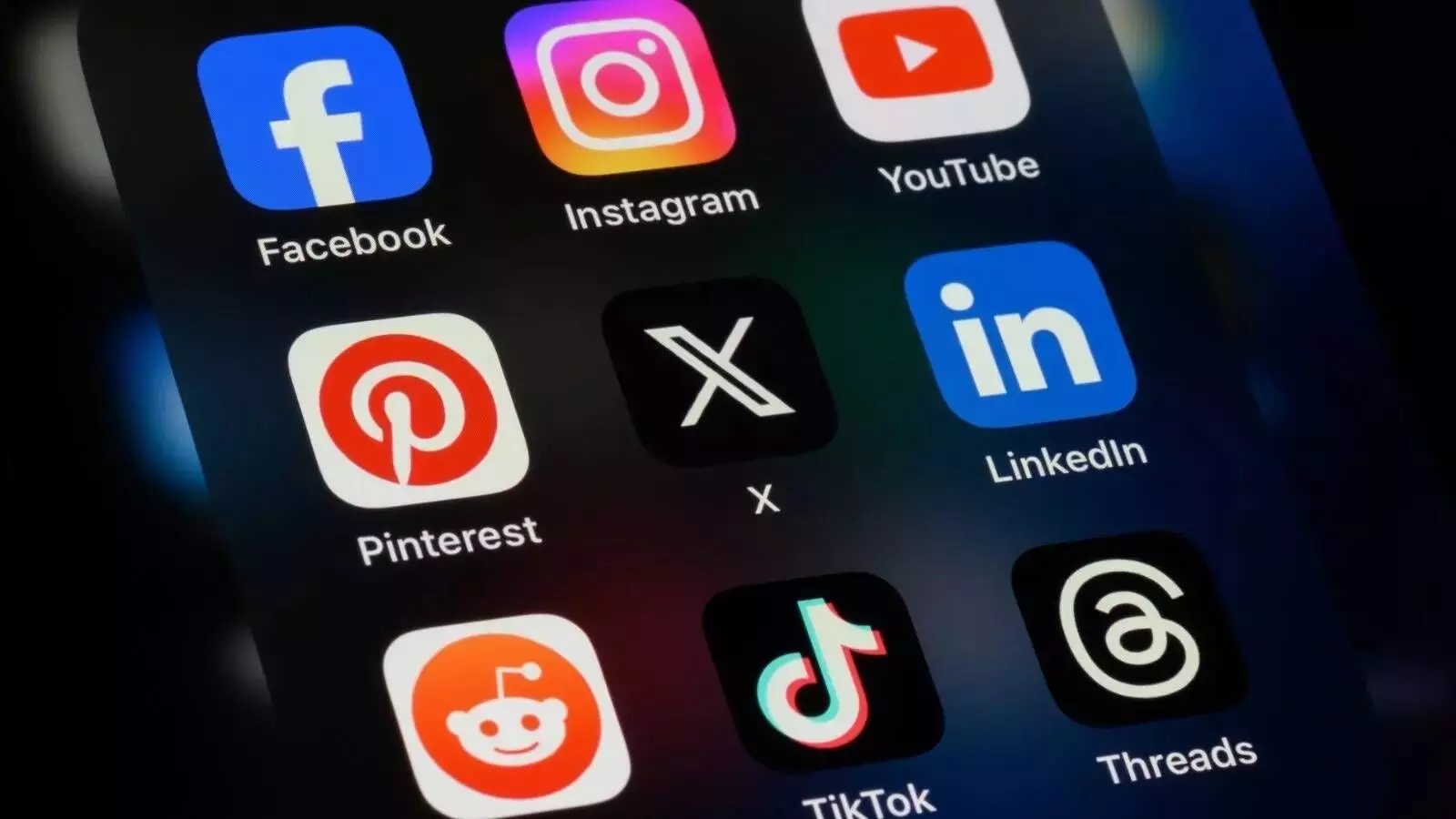 यूपी में नाबालिग लड़की द्वारा हिंदू देवताओं पर अभद्र रील बनाने पर माता-पिता गिरफ्तार यूपी में नाबालिग लड़की द्वारा हिंदू देवताओं पर अभद्र रील बनाने पर माता-पिता गिरफ्तार