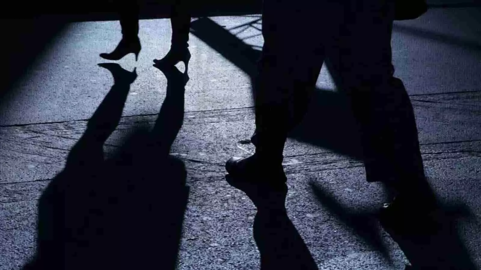 फरीदाबाद में कोचिंग से लौट रही छात्रा को पीछा करने वाले युवक ने मारी गोली फरीदाबाद में कोचिंग से लौट रही छात्रा को पीछा करने वाले युवक ने मारी गोली