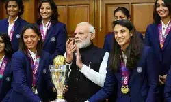 वर्ल्ड कप जीत के बाद PM मोदी से मिली महिला टीम, टैटू और स्किनकेयर बना चर्चा का विषय