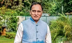 राकेश सिन्हा पर दो जगह वोट डालने का आरोप, आप-कांग्रेस हमलावर