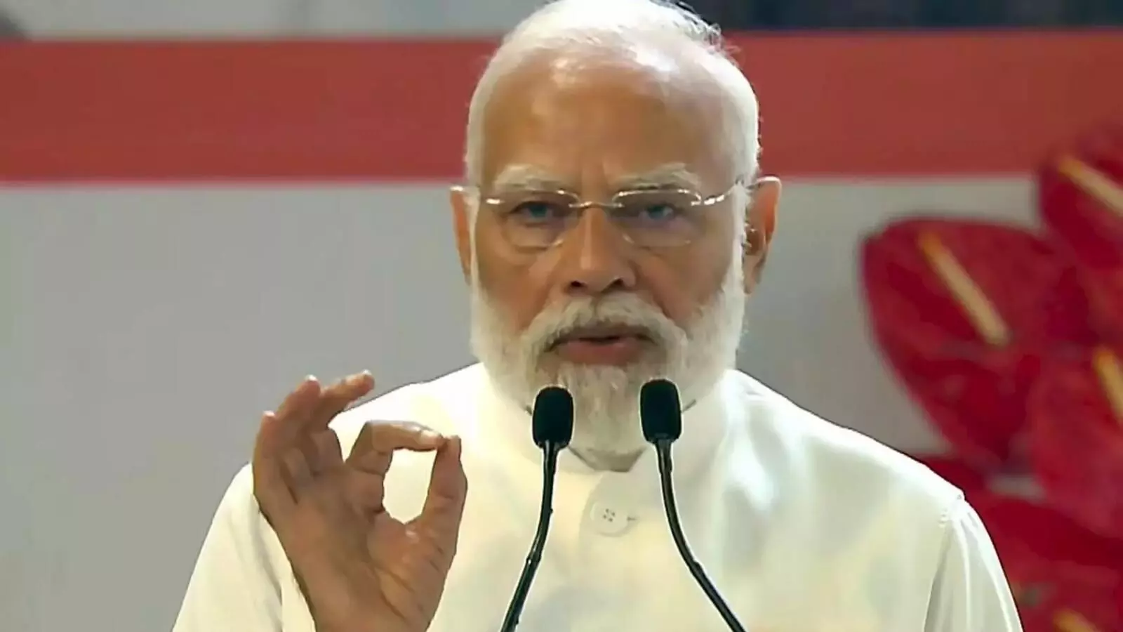 प्रधानमंत्री मोदी बोले वंदे मातरम के अंश हटाना था विभाजन का बीज बोना प्रधानमंत्री मोदी बोले वंदे मातरम के अंश हटाना था विभाजन का बीज बोना