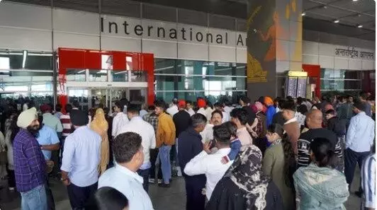 दिल्ली एयरपोर्ट पर 800 फ्लाइट देरी के बाद बड़ा अपडेट: क्या आज समय पर उड़ान भर पाएंगे आप? दिल्ली एयरपोर्ट पर 800 फ्लाइट देरी के बाद बड़ा अपडेट: क्या आज समय पर उड़ान भर पाएंगे आप?