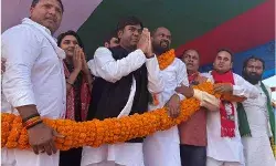 बिहार चुनाव 2025 : मुकेश सहनी की महत्वाकांक्षाओं की अस्थिर नाव