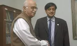 थरूर ने आडवानी को बताया स्टेट्समैन, मचा बवाल, कांग्रेस ने किया किनारा