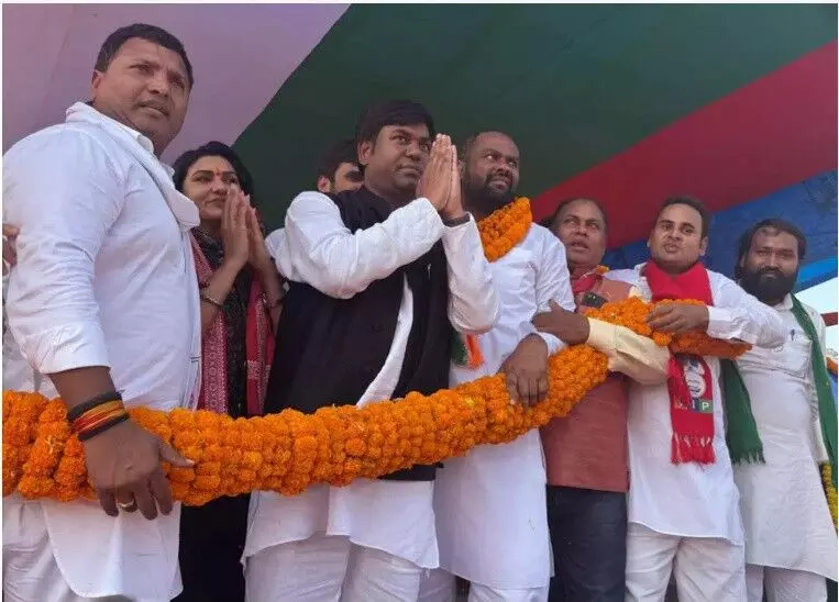 बिहार चुनाव 2025 : मुकेश सहनी की महत्वाकांक्षाओं की अस्थिर नाव बिहार चुनाव 2025 : मुकेश सहनी की महत्वाकांक्षाओं की अस्थिर नाव