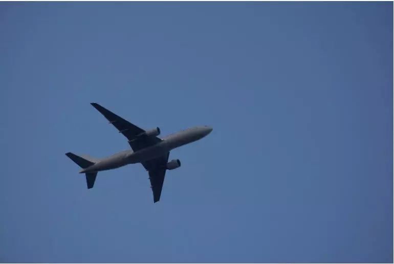 अमेरिका में सरकारी शटडाउन के बीच 1,000 से अधिक उड़ानें रद्द, कर्मचारियों को नहीं मिली तनख्वाह अमेरिका में सरकारी शटडाउन के बीच 1,000 से अधिक उड़ानें रद्द, कर्मचारियों को नहीं मिली तनख्वाह