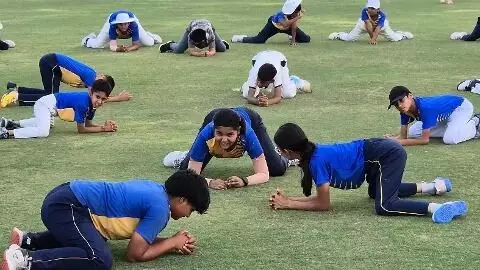 मुंबई से छोटे कस्बों तक :  वर्ल्ड कप की जीत कैसे भारत में महिला क्रिकेट का नक्शा बदल रही है