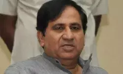 बिहार में एग्जिट पोल आने के चंद मिनट बाद कांग्रेस को बड़ा झटका, शकील अहमद का इस्तीफा