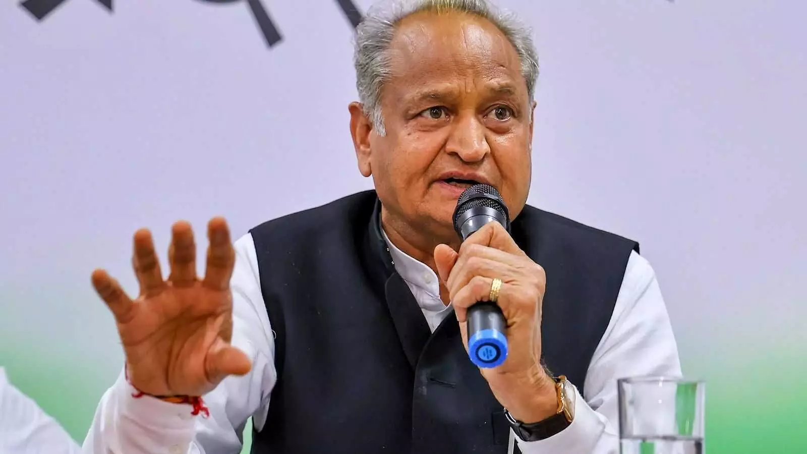 कांग्रेस ने हार के लिए SIR को जिम्मेदार ठहराया, कहा- चुनाव आयोग ने BJP से की मिलीभगत