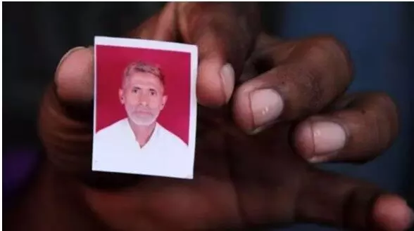 अखलाक मॉब लिंचिंग केस में 10 साल बाद आरोपियों के खिलाफ मुकदमे वापस लेने की तैयारी, यूपी सरकार की पहल अखलाक मॉब लिंचिंग केस में 10 साल बाद आरोपियों के खिलाफ मुकदमे वापस लेने की तैयारी, यूपी सरकार की पहल