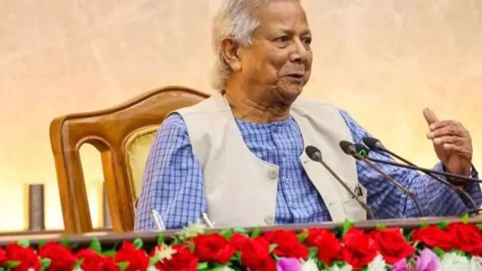 यूनुस प्रशासन पर बढ़ा व्यापारियों का दबाव, भारत से संबंध सुधारने की मांग यूनुस प्रशासन पर बढ़ा व्यापारियों का दबाव, भारत से संबंध सुधारने की मांग