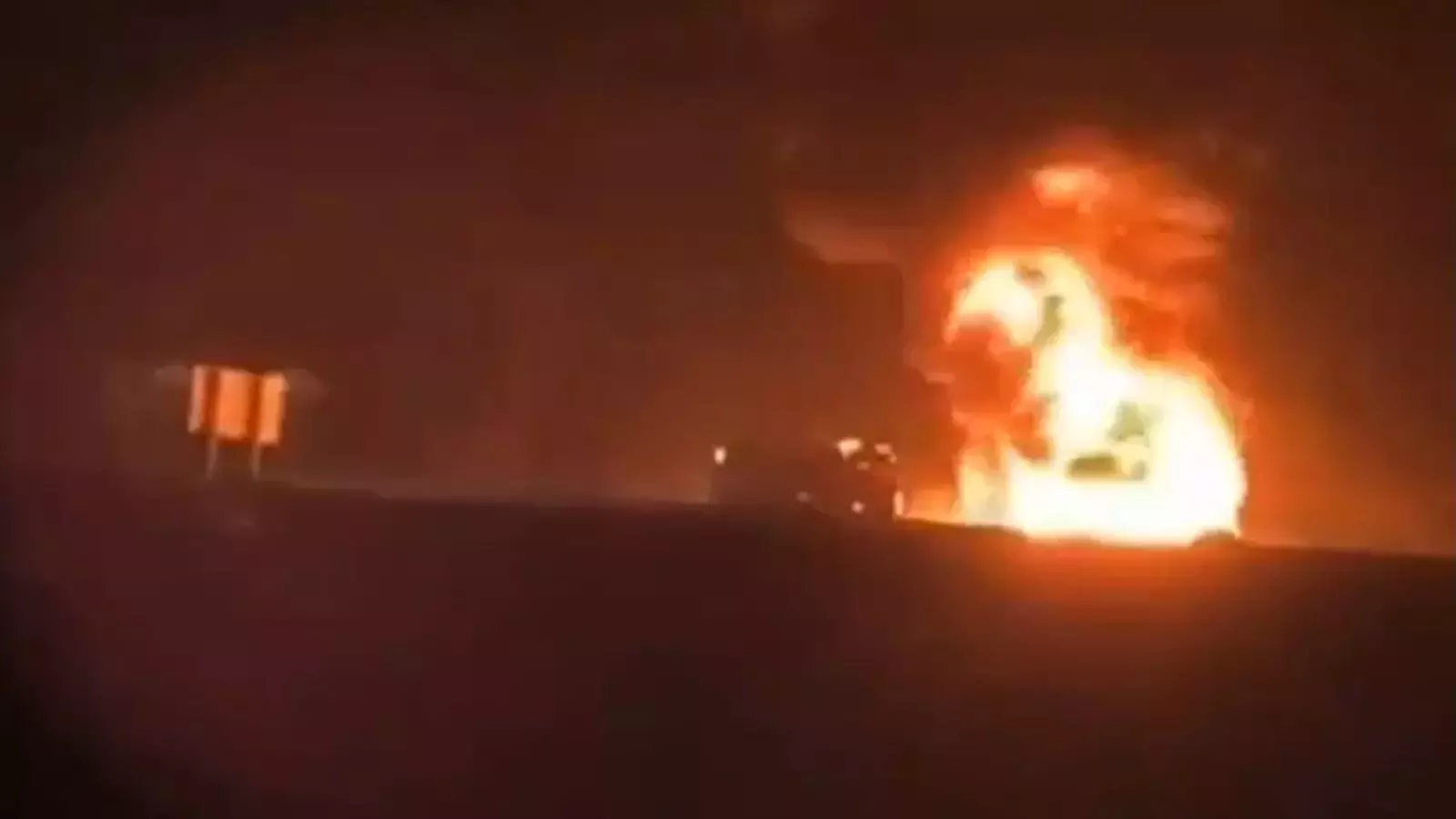 मक्का-मदीना बस हादसा: 45 भारतीय उमा तीर्थयात्रियों की मौत मक्का-मदीना बस हादसा: 45 भारतीय उमा तीर्थयात्रियों की मौत