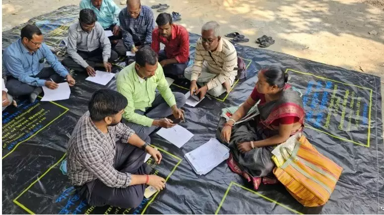 पश्चिम बंगाल SIR: ‘अवास्तविक लक्ष्य’ को लेकर BLO का विरोध, फोकस अब ‘लापता’ मतदाताओं पर पश्चिम बंगाल SIR: ‘अवास्तविक लक्ष्य’ को लेकर BLO का विरोध, फोकस अब ‘लापता’ मतदाताओं पर