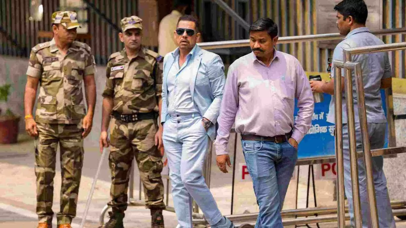 रोबर्ट वाड्रा के खिलाफ मनी लॉन्ड्रिंग केस में ईडी ने दायर की चार्जशीट