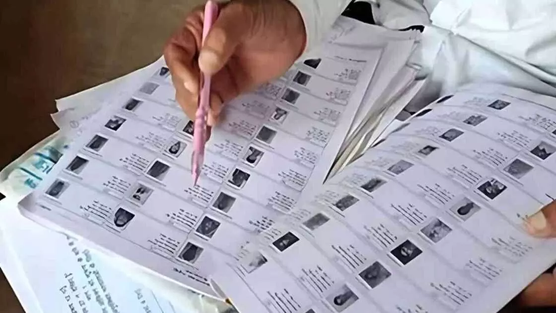 SIR फेज-II: नोएडा में BLO के खिलाफ 60 से अधिक FIR, बहराइच में 2 निलंबित SIR फेज-II: नोएडा में BLO के खिलाफ 60 से अधिक FIR, बहराइच में 2 निलंबित